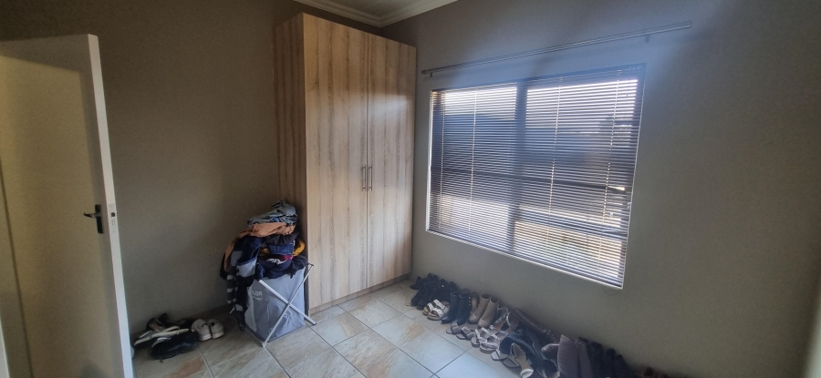 2 Bedroom Property for Sale in Gateway Manor North West
